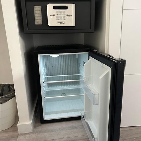 Hostal Galaico Madrid Bagian luar foto