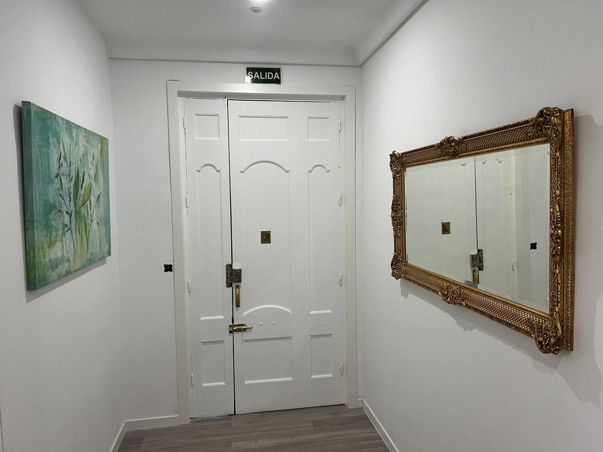Hostal Galaico Madrid Bagian luar foto